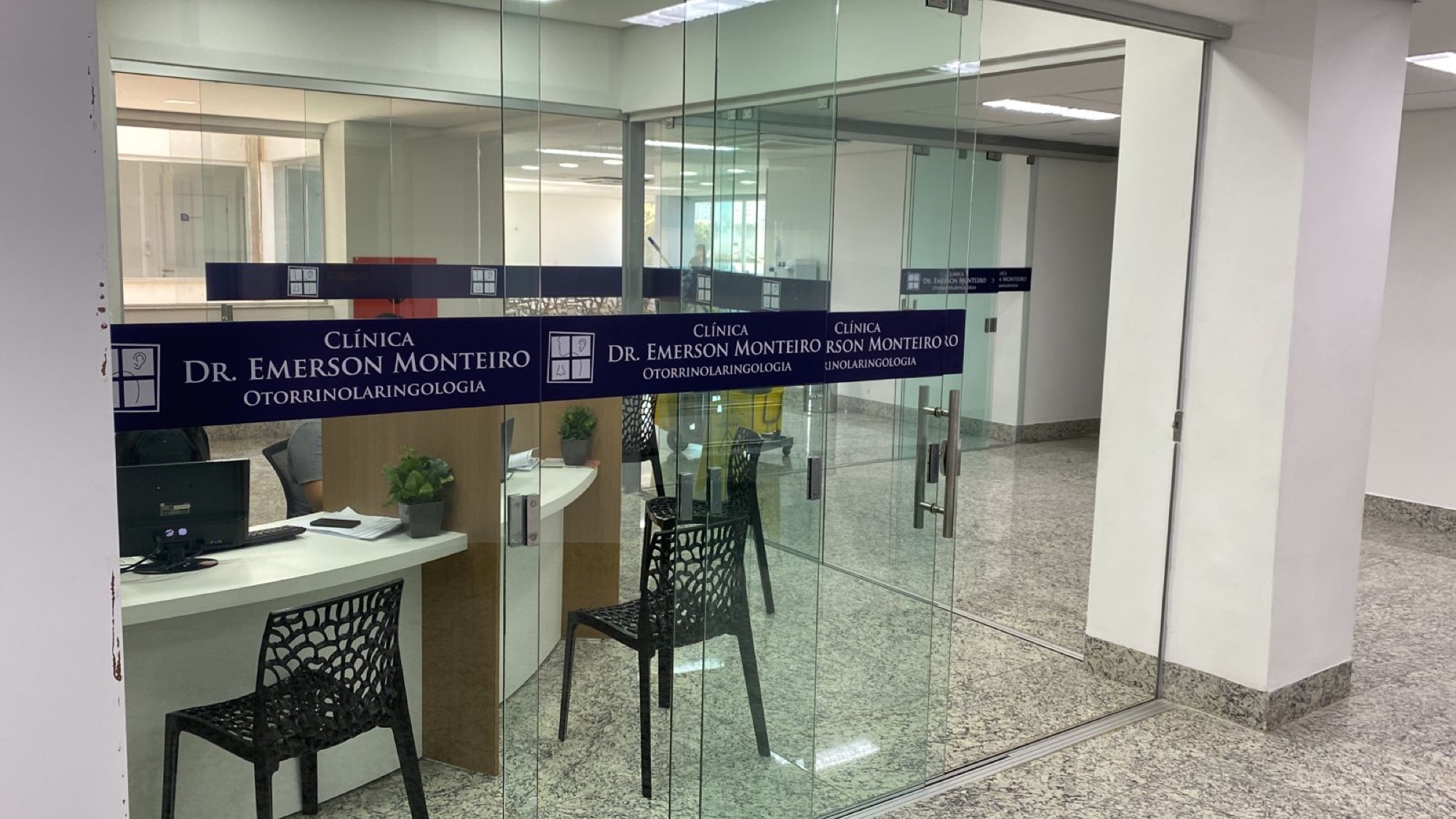 Entrada da Clínica Dr. Emerson Monteiro